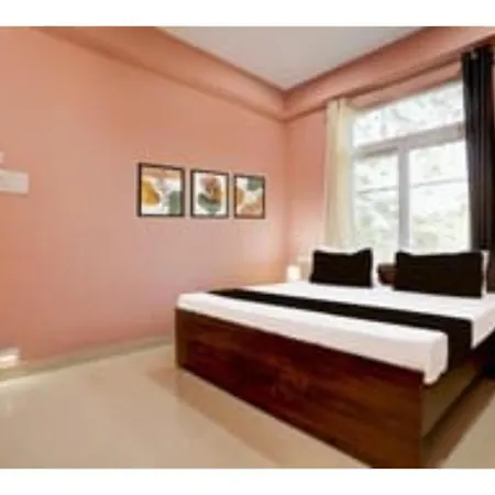 Shri Gopal Upwan Hotel Lawn & Banquet, Varanasi Exterior photo