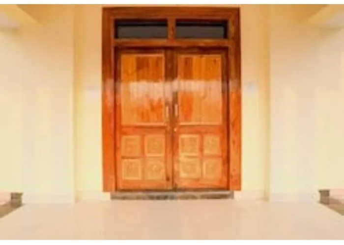 Shri Gopal Upwan Hotel Lawn & Banquet, Varanasi